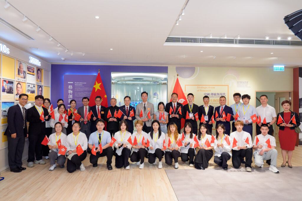 Group photo of guests