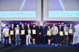 Representatives from the one-Starred SMEs awarded the CII Awards Certificates