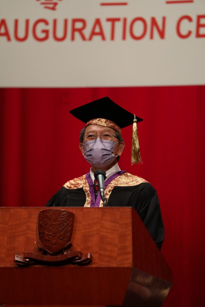 CUHK Vice-Chancellor and President Professor Rocky S Tuan delivers a speech.