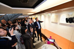 張文佑先生帶領展品導賞。
