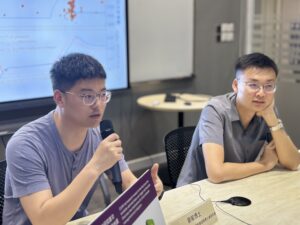 Dr Liu Min (left)