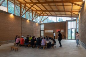「一專一村」團隊曾到雲南打黑新村實地考察。