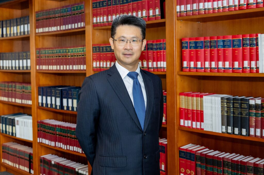 黃輝教授