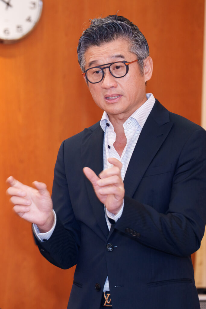 中大醫學院腫瘤學系系主任莫樹錦教授於簽署儀式上致辭