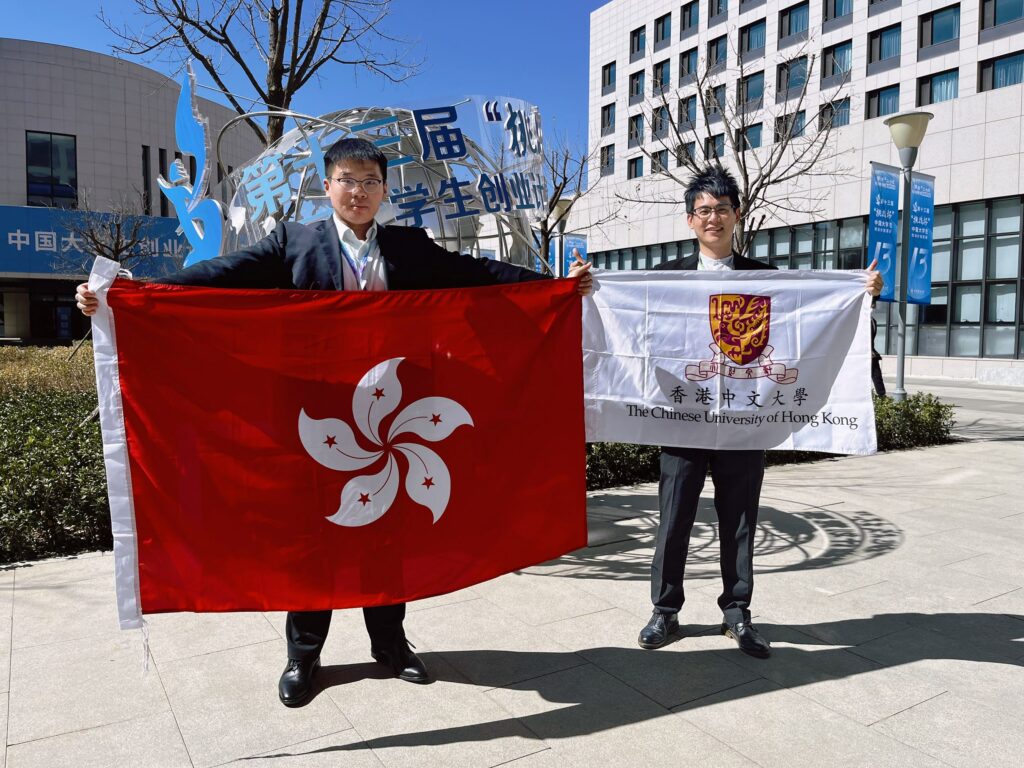 CUHK’s Department of Mechanical and Automation Engineering PhD students Yan Junyan (left) and Chen Jibiao.