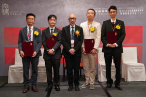 Recipients of Croucher Senior Research Fellowships 2022 and the Guest of Honour Professor Mak Tak-wah.