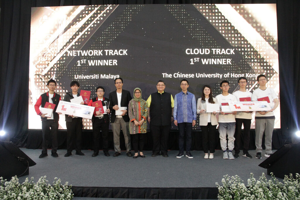 Winners of the Cloud Track in Huawei ICT Competition