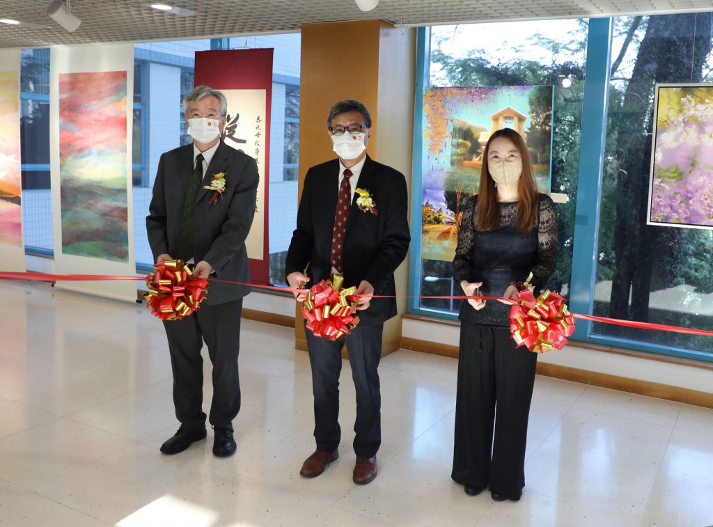 Opening ceremony of ‘Phoenix of Splendour - Chung Chi College 70th Anniversary Art Exhibition’. (Form the left) Prof. Fung Tung, Chairperson of 70th Anniversary Celebration Organising Committee, Prof. Fong Wing Ping, Head of College, and Prof. Kwong Ho Yee Connie, Convenor of 70th Anniversary Celebration Arts Sub-Committee.